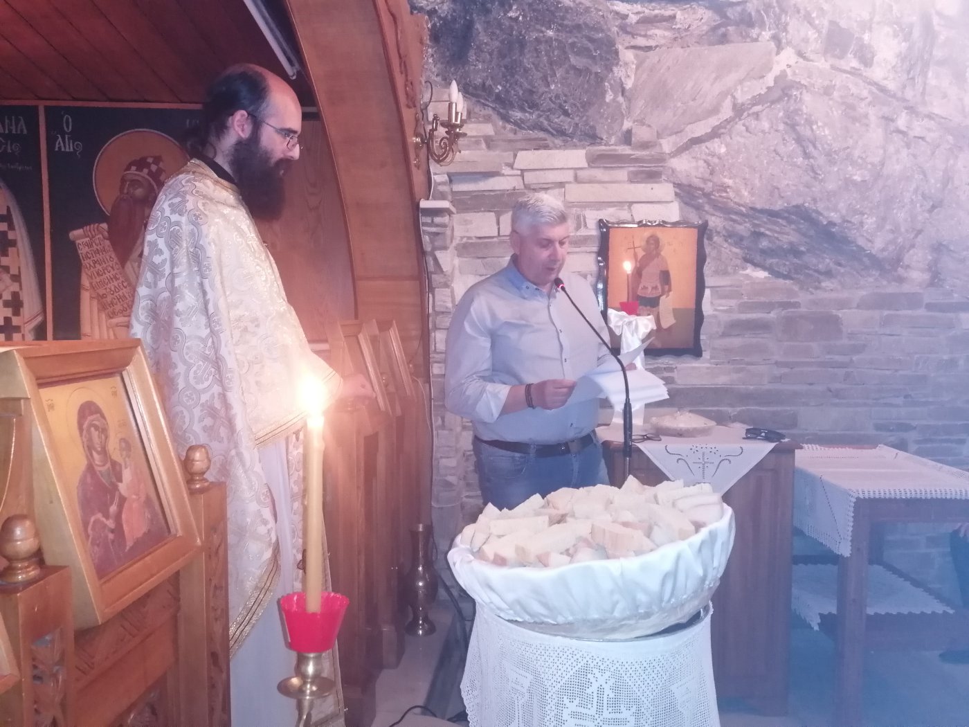 ΤΕΛΕΣΗ ΜΝΗΜΟΣΥΝΟΥ ΣΤΗΝ ΠΑΝΑΓΙΑ ΤΡΥΠΑ ΒΟΛΟΥ Οι Θεσσαλοί δημοσιογράφοι τίμησαν τη μνήμη των αποβιωσάντων συναδέλφων τους